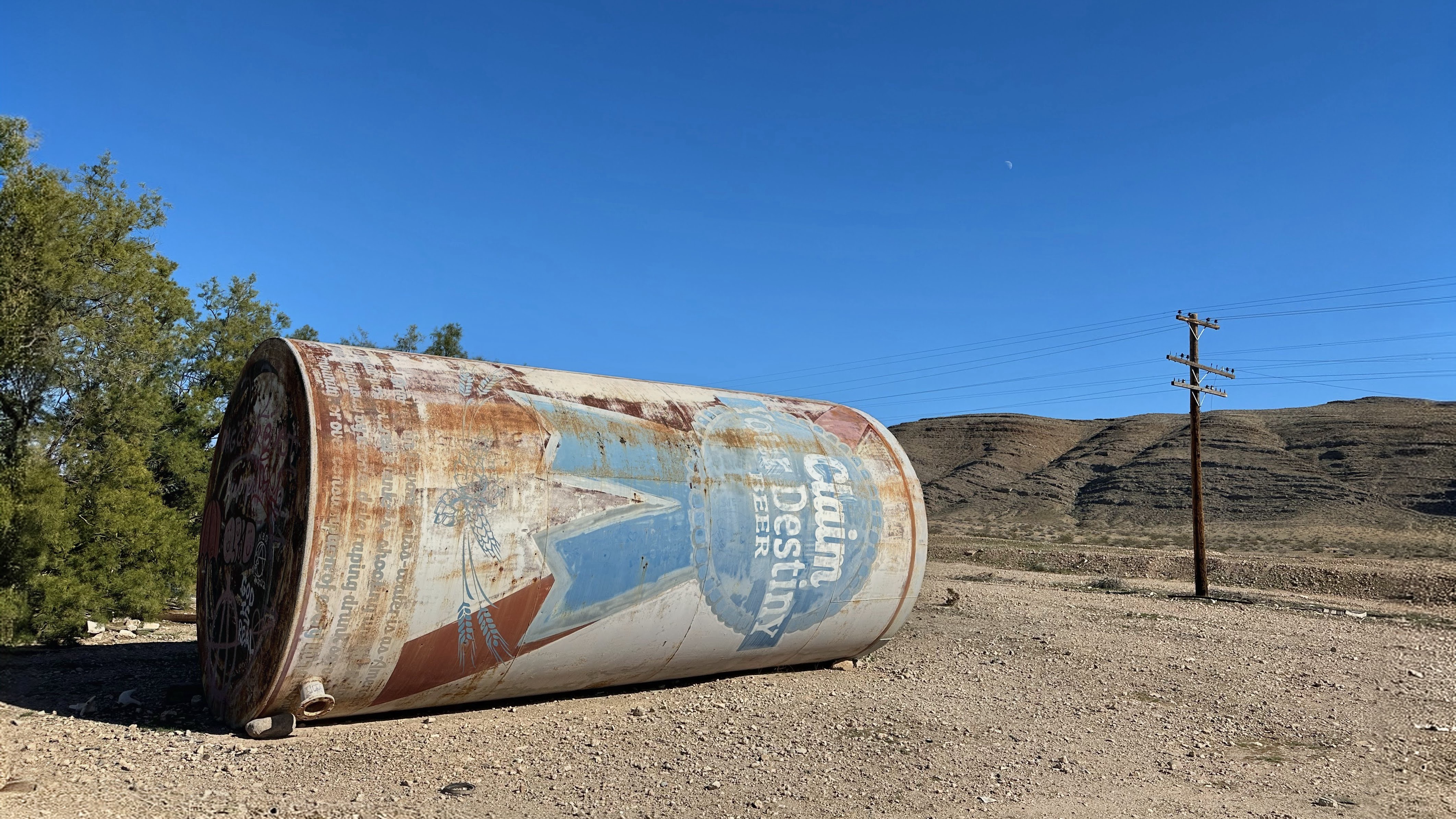 giant beer can