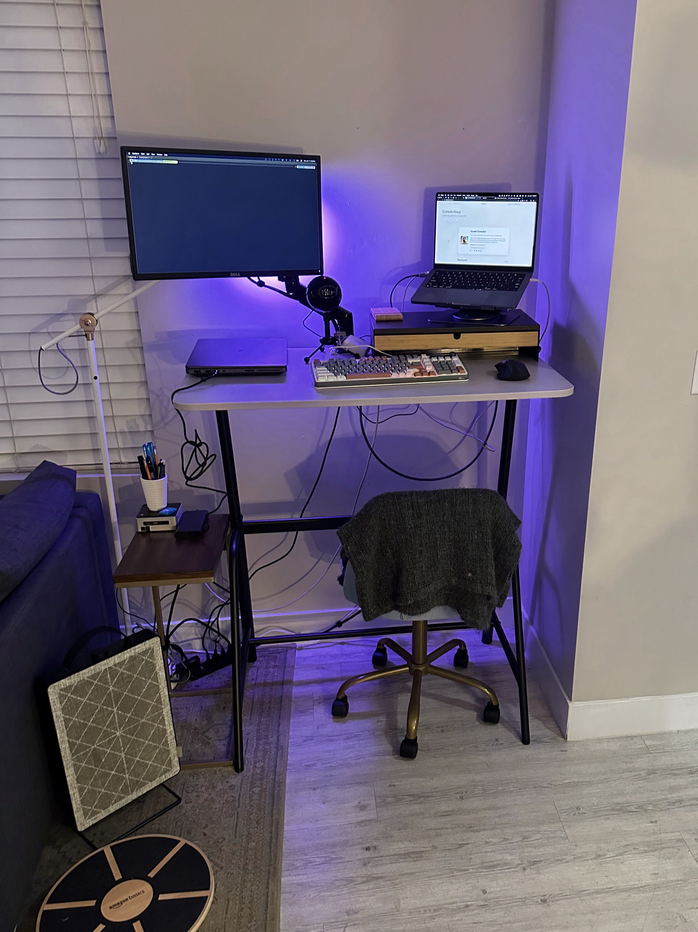 Desk in standing position 