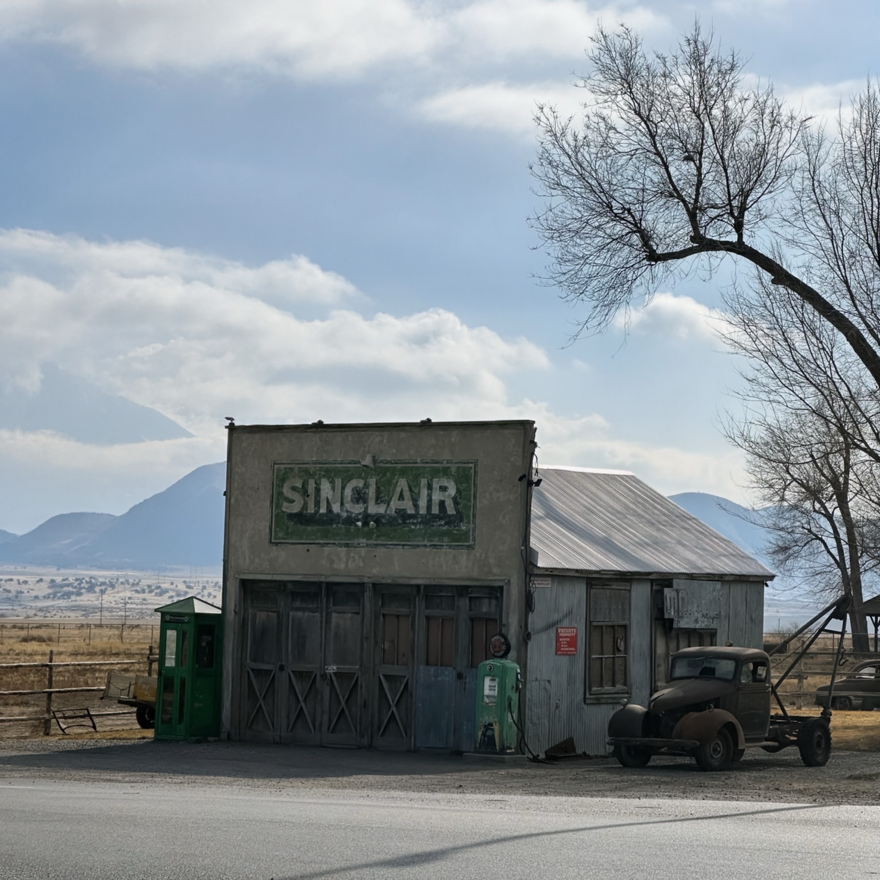 old sinclair gas station 